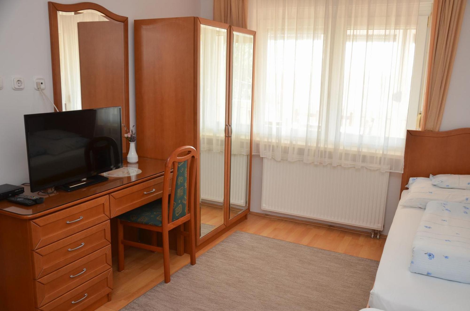 Panorama Apartmanhaz Шарвар Экстерьер фото