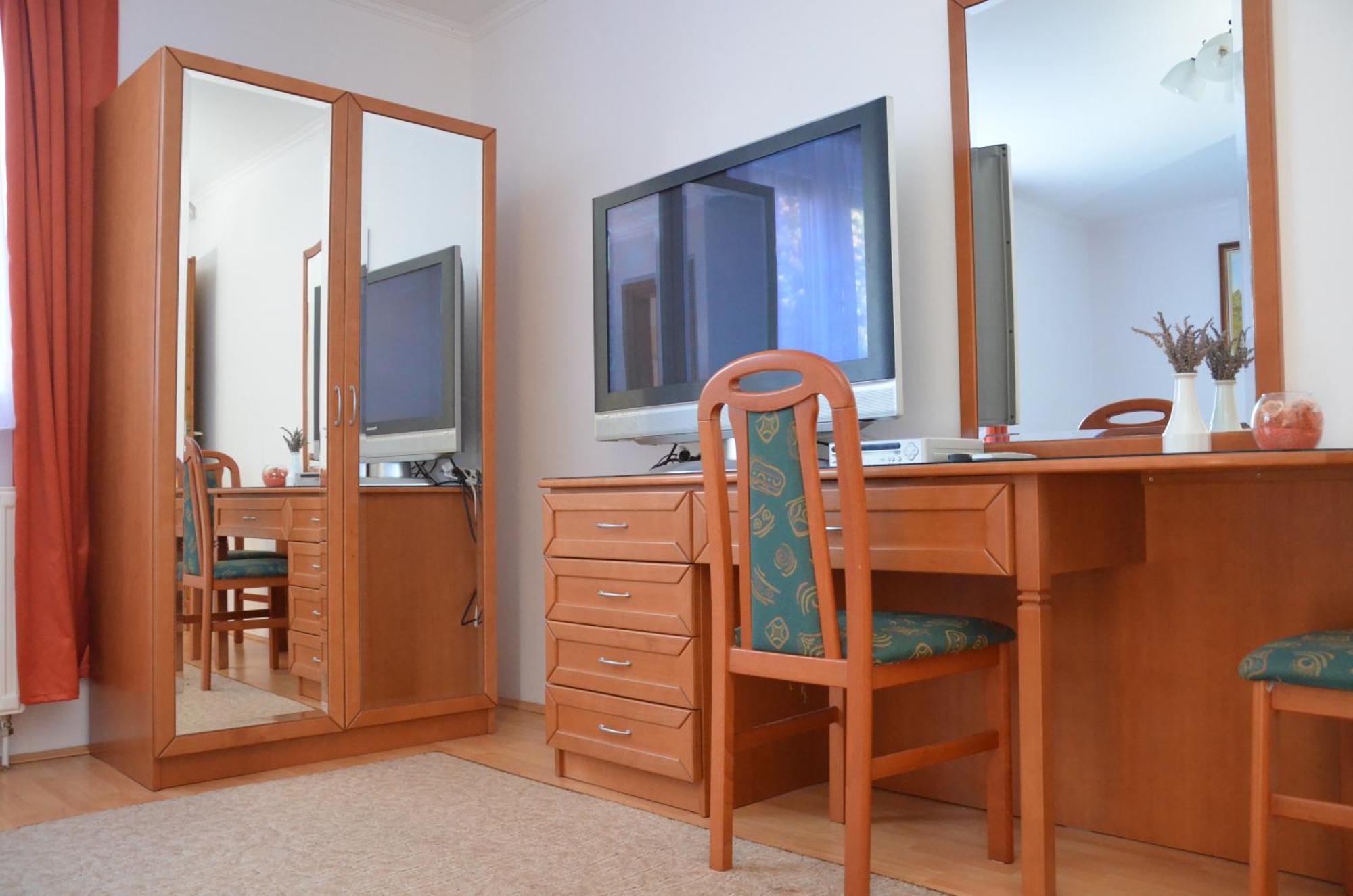 Panorama Apartmanhaz Шарвар Экстерьер фото